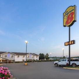 Super 8 by Wyndham South Boston VA, hotel in South Boston
