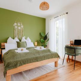 hestlehomes - Stadtvilla Leine - PARKING, ZENTRAL & ÖPNV NAH, khách sạn ở Göttingen