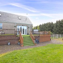 JOIVY Greenknowes Cottage with Hot Tub & Fireplace