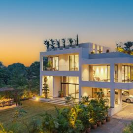 StayVista at Ember Villa - Indoor Pools & BBQ