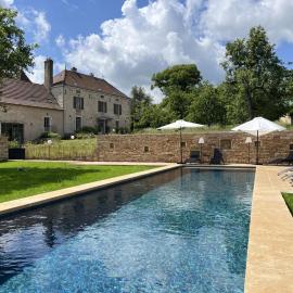 Clos des Dames de Lancharre - La Maison Des Vignes, hotel in Chapaize