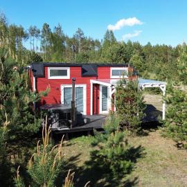 Tajnikowo Sekretny Tiny House Anyżek – hotel w mieście Lubiana
