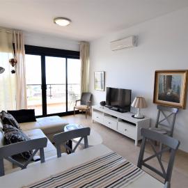 Apartamentos & SPA Torres de San Juan, хотел в Нерха