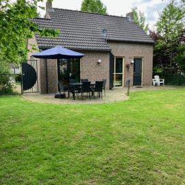 Forest Vacation Home -fenced garden-