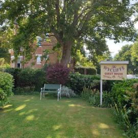 The Wycliffe Guest House: Folkestone'da bir otel