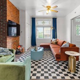 Midcentury 5BD | BBQ & Yard | Close to DT & Pitt, Hotel in Pittsburgh