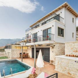 Villa Pietroza、カシュのホテル