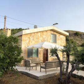 Montavi Village – hotel w mieście ‘Ayn Zḩaltā