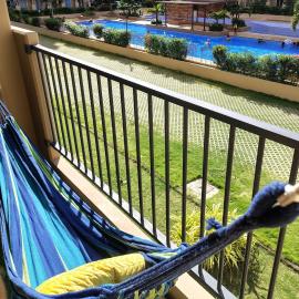 Homey Apartment with Olympic-sized pools