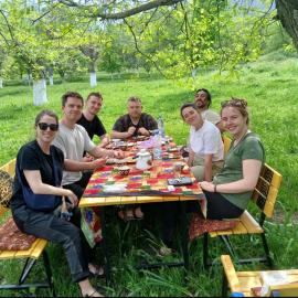 NURATA MOUNTAINS HOMESTAY Shiringul, hotel a Yukary-Ukhum