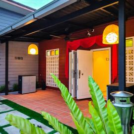 Newly 4BR Cottage House Retreats with Free Parking, hotel in Butterworth