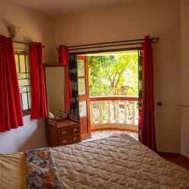 Benaulim Coastal Meadows, 1BHK, swimming pool, 2 min walking to beach, hotel u gradu Benaulim