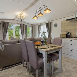 Rolling Hills Splash Escape -No Commercial Sign written Vehicles,Fishing Nearby & Communal Swimming Pool ,Pool open May to September, Hotel in Cheriton Bishop
