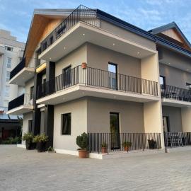 Vila Lazri, hotel in Shëngjin