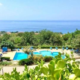 1 Bedroom Stunning Apartment In Ricadi, hotel in Ricadi