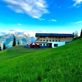 GLOCKNERALM - HIKING- and SKIHOTEL exklusively accessible by cable car