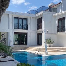 Cloud Nine by Alara - Luxury Private Pool and Garden Villa, khách sạn ở Beylikduzu