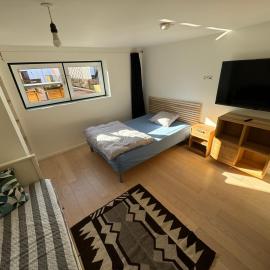 Central Modern Studio Apartment