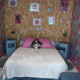 Chambre agréable au fond du jardin, hotel a Sancoins