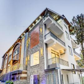 Alaya Stays Serene Woods Retreat With Lift & Restaurant Amid Nature, hotel in Dharampur