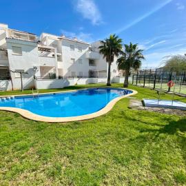 Brisas planta baja con acceso directo a la piscina, hotel in Alcalà de Xivert