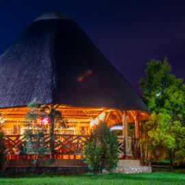 African Roots Guesthouse Entebbe, hotel u gradu Entebe