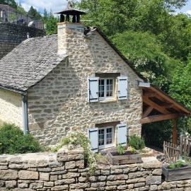 Chez Lucette โรงแรมในBarjac