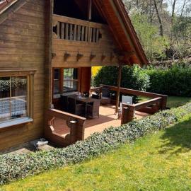 Ferienhaus Leonie, Holzhaus im Pfälzer Wald 76848 Hofstätten, hótel í Hofstätten