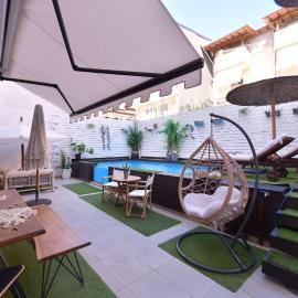 Retro luxury rooms, hotel in Olympic Beach