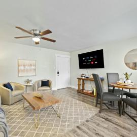 Spacious and Stylish Apartment right near ATT Stadium, hotel a Arlington