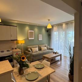 Aelia seaside apartment oropos، فندق في أوروبوس