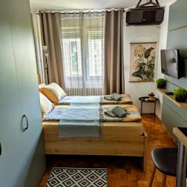 Studio Sunset, hotel a Voždivac