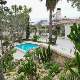 Praialonga Suites with Pool and Garden, hotel en Le Castella