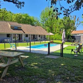 les petits chassezac, hotel v destinaci Grospierres