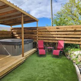 Cosy Cottage Close to the Beach with Hot Tub