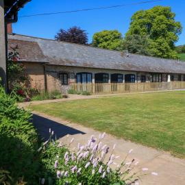 The Old Stables, Hotel in Blandford Forum
