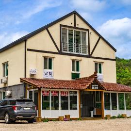 Viesnīca 오대산 달빛펜션 Odaesan Moonlight Pension pilsētā Phjončhana