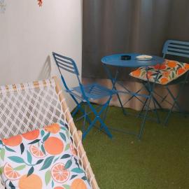 Le petit soleil, 5 mn de la plage et de l'embarcadère, parking et wifi gratuits, Hotel in Toulon