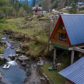 The Riverbank Nest, hotel u gradu 'Jibhi'