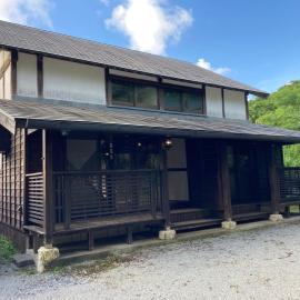 ＰＥＮＳＩＯＮ　ＳＨＩＭＡＫＡＺＥ – hotel w mieście Motobu