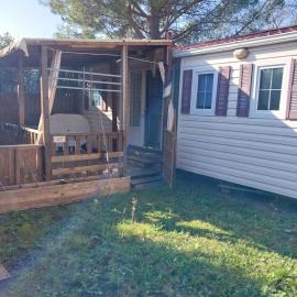 Camping Les Amandiers 4 étoiles, ξενοδοχείο σε Gallargues-Le-Montueux