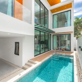 V190 Tropical Oasis 3BR Villa with Pool & Bathtub, hotel in Rawai Beach