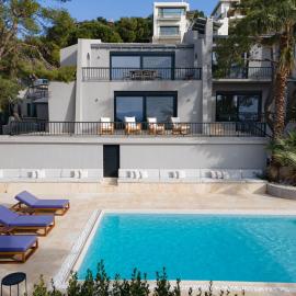 Athenian Black Villa, hotel in Saronida