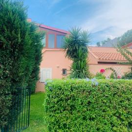 PORTOROSA Casa accogliente con giardino, Hotel in Torre Forte
