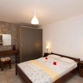 PAROS APARTMENT MELAS b1