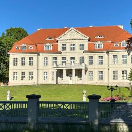 Schlosshotel Neustrelitz, hotel in Neustrelitz
