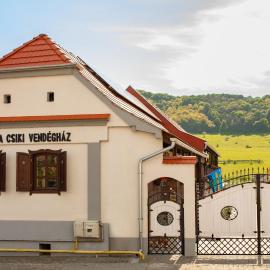 Casa Csiki Vendégház, хотел в Chendu