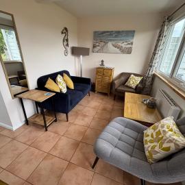 226, Two bed newly refurbished detached chalet on Sund0wner Holiday Park - Sleeps 4, pet friendly - bed linen, towels plus electricity all included