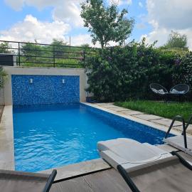 Stylish two bedroom house with private pool