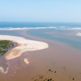 Cozy 1 bedroom Coastal Condo Beachside Bliss Near Golf & Adventure – hotel w mieście Malindi